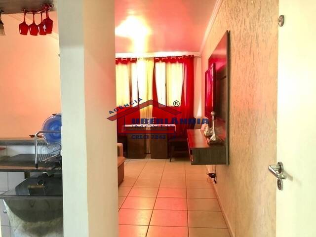 Apartamento para Venda em Uberlândia - 3
