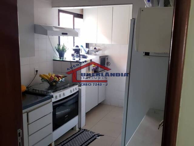 Apartamento para Venda em Uberlândia - 3