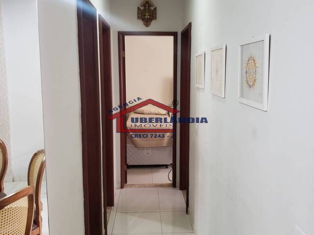 Apartamento para Venda em Uberlândia - 4