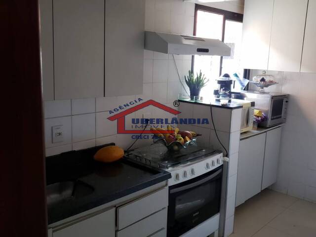 Apartamento para Venda em Uberlândia - 2