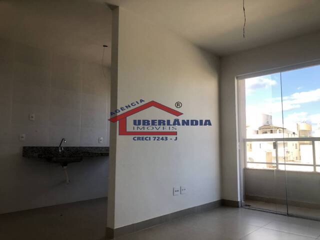 Apartamento para Venda em Uberlândia - 5