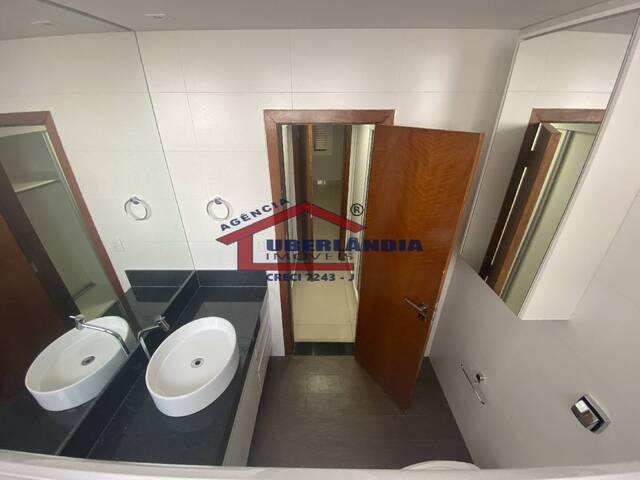 Apartamento para Venda em Uberlândia - 5