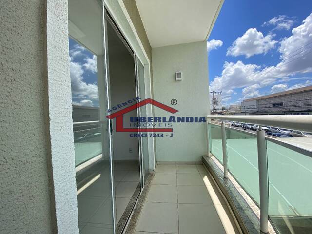 Apartamento para Venda em Uberlândia - 3