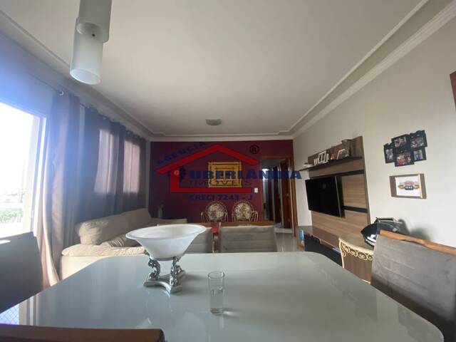 Apartamento para Venda em Uberlândia - 2
