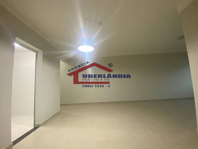 Apartamento para Venda em Uberlândia - 3