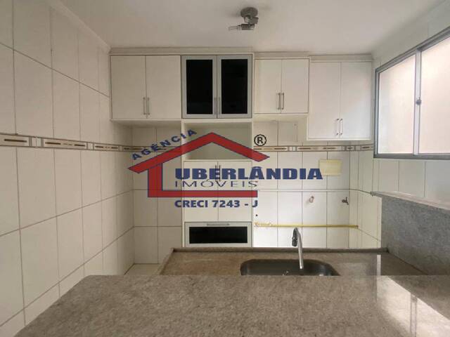 Apartamento para Venda em Uberlândia - 4