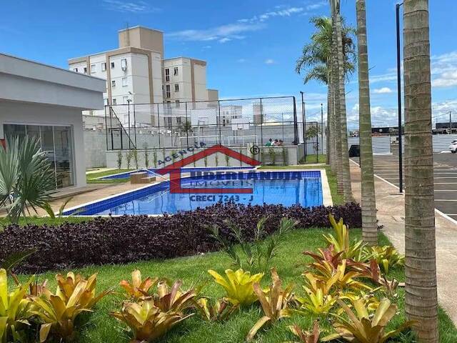 Apartamento para Venda em Uberlândia - 3